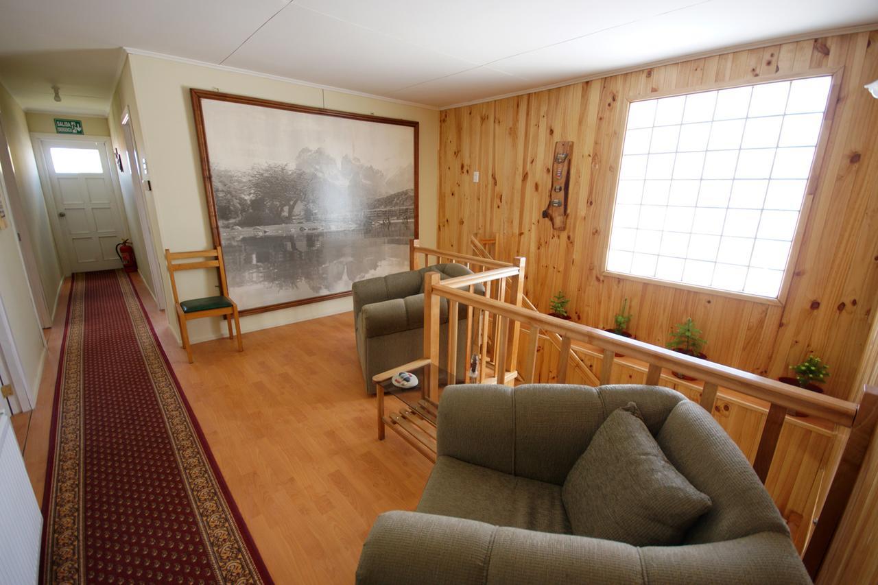 Hostal Los Pioneros プエルト・ナタレス エクステリア 写真